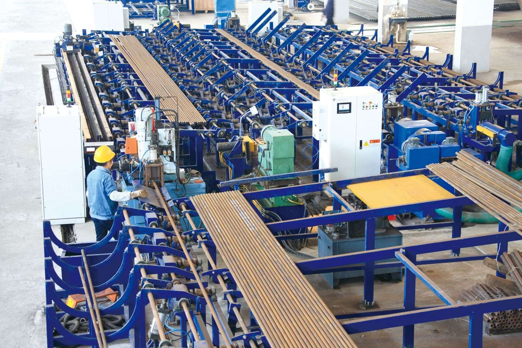 Automatic chamfering machine